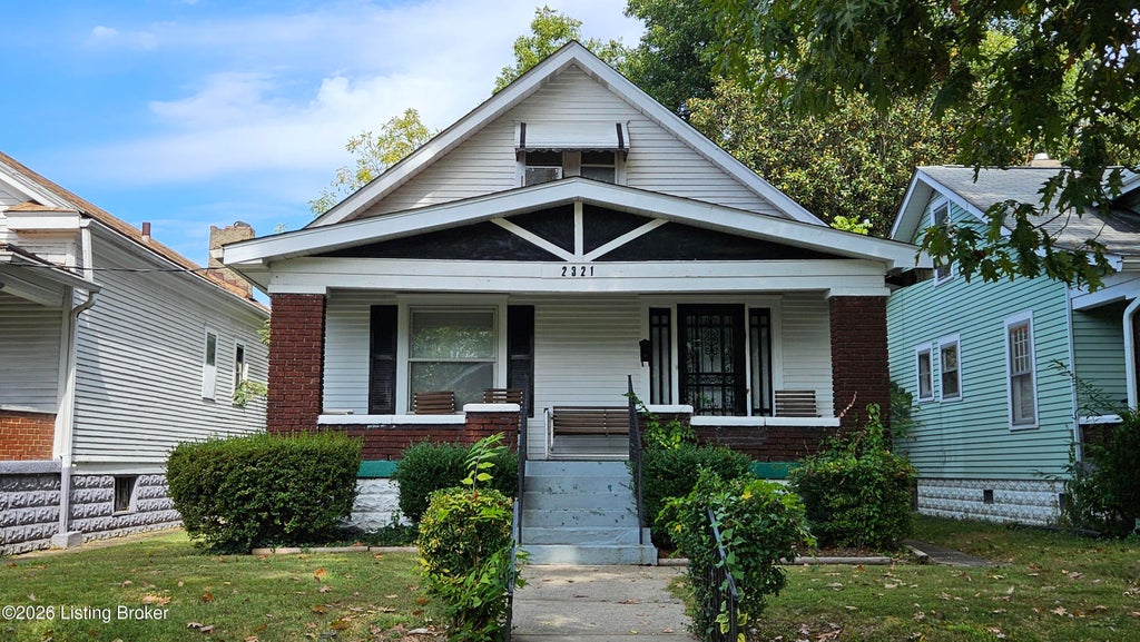 Photo of 2321 Hale Ave, Louisville, KY 40210 (MLS # 1731777)