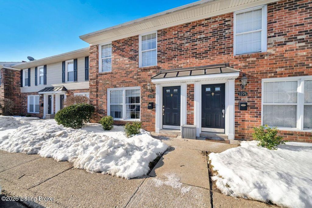 Photo of 1274 Westlynne Way, Louisville, KY 40222 (MLS # 1708828)