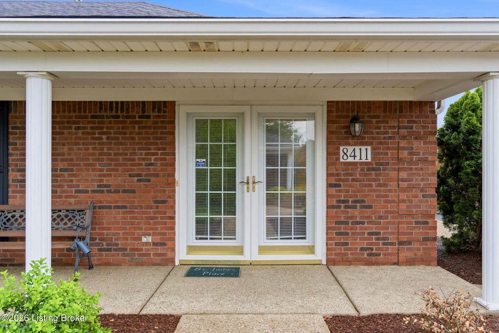 Photo of 8411 Aspen Glen Way, Louisville, KY 40228 (MLS # 1715818)