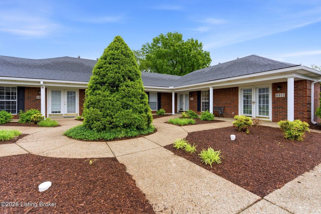 Photo of 8411 Aspen Glen Way, Louisville, KY 40228 (MLS # 1715818)