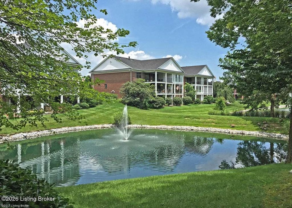 Photo of 1277 Parkway Gardens Ct #211-C, Louisville, KY 40217 (MLS # 1710023)