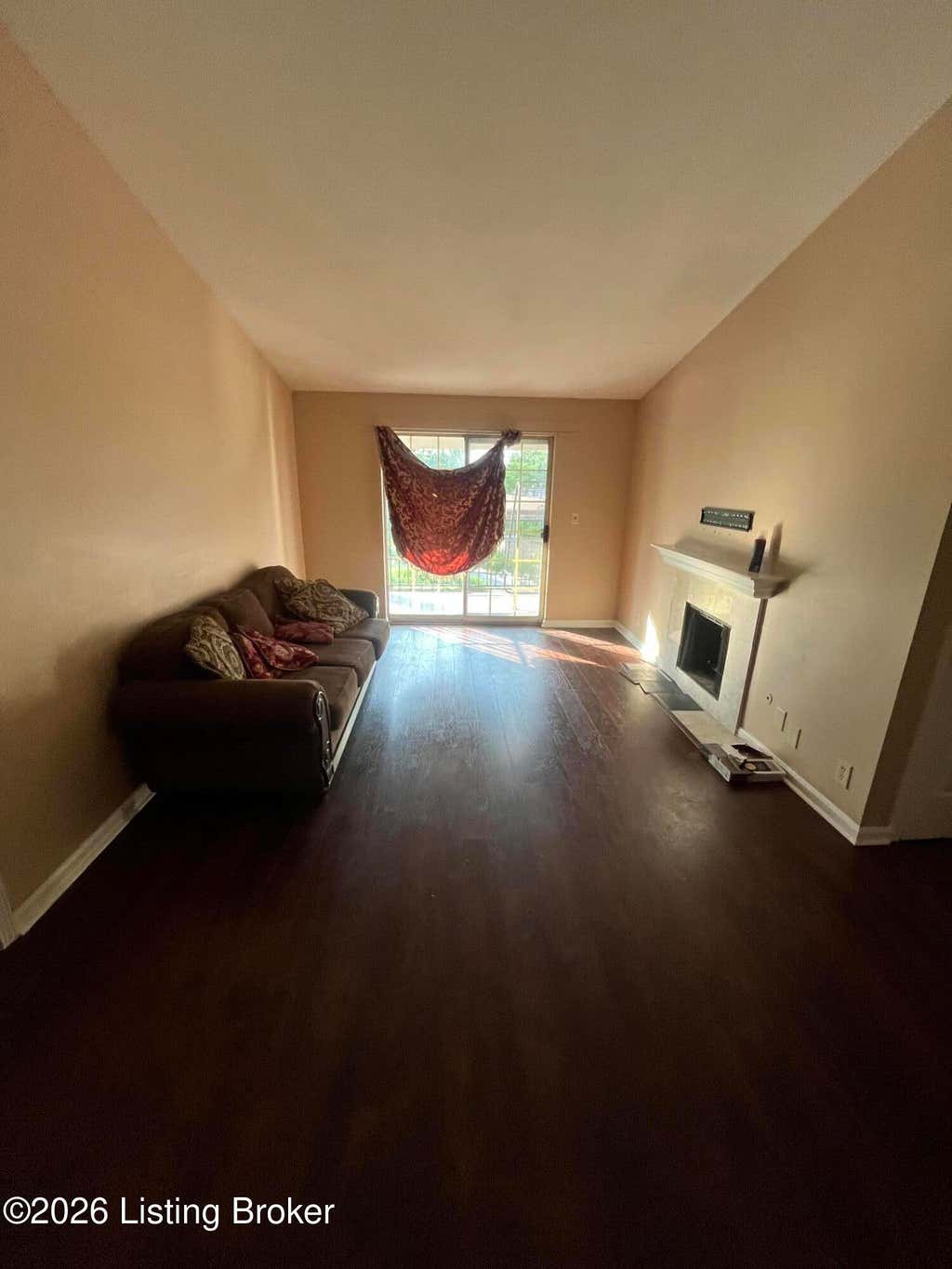 Photo of 3312 Colonial Manor Cir #6A, Louisville, KY 40218 (MLS # 1722307)
