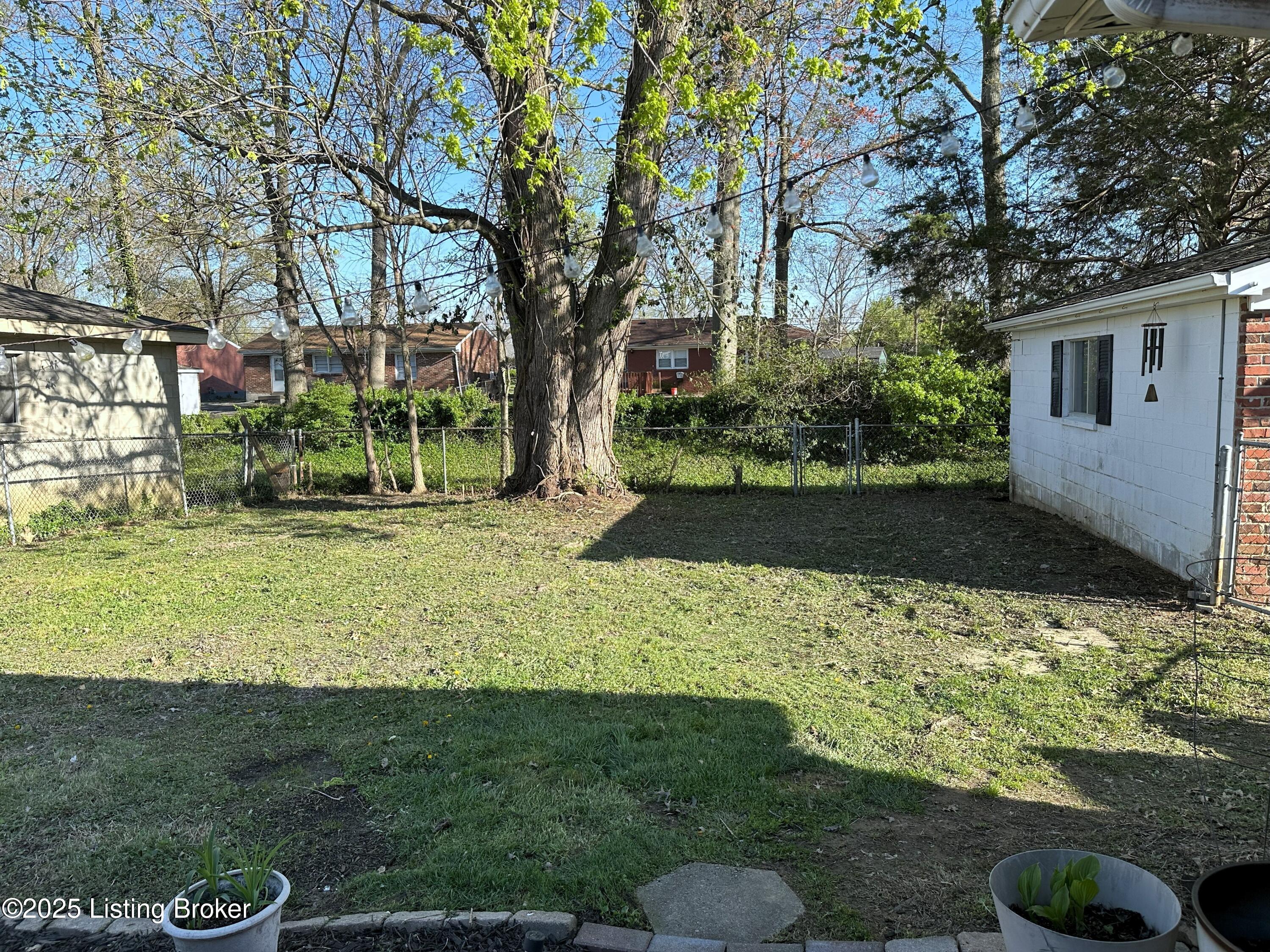 210 Sam Dr, Louisville, Kentucky image 35
