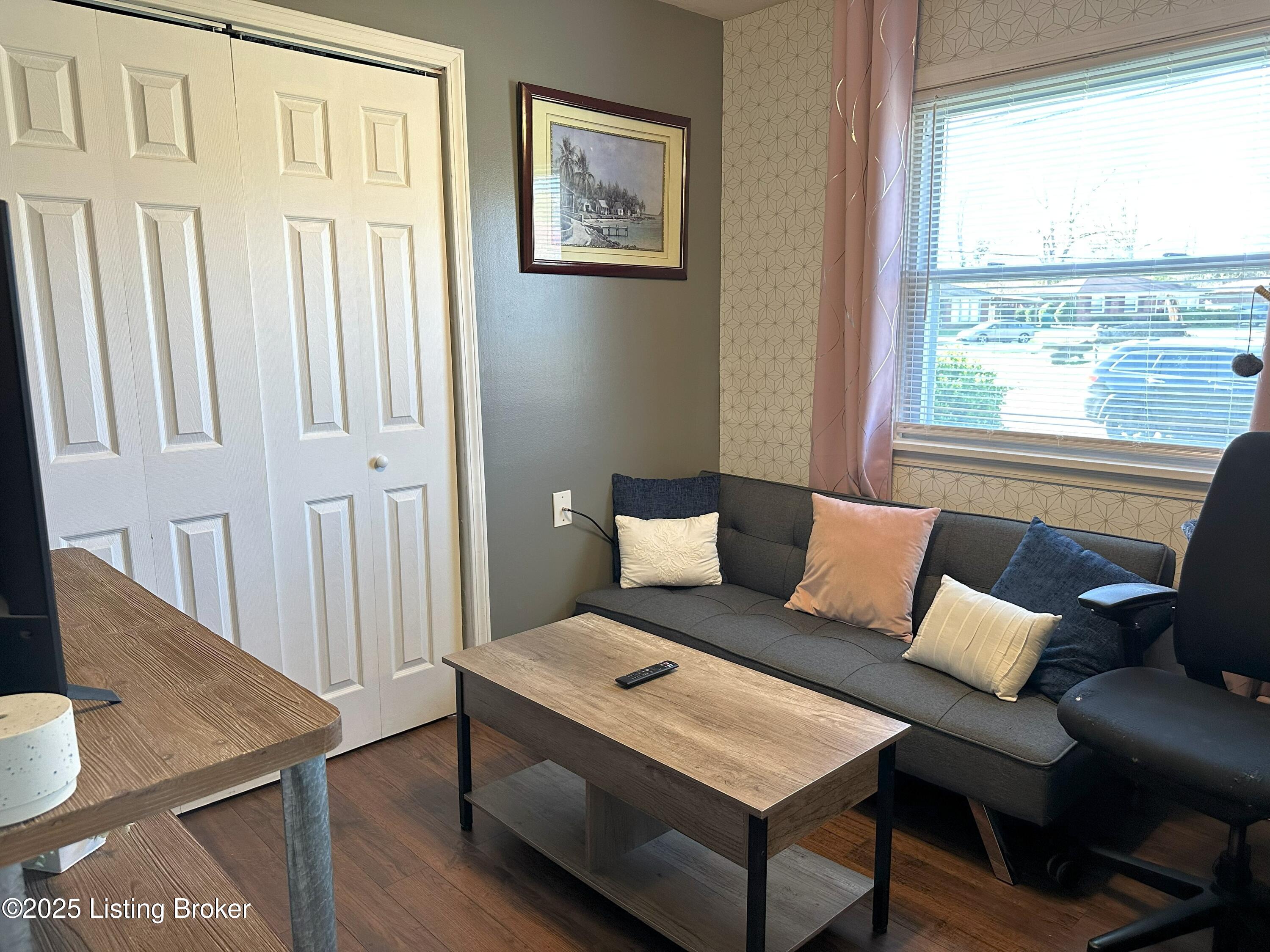 210 Sam Dr, Louisville, Kentucky image 19