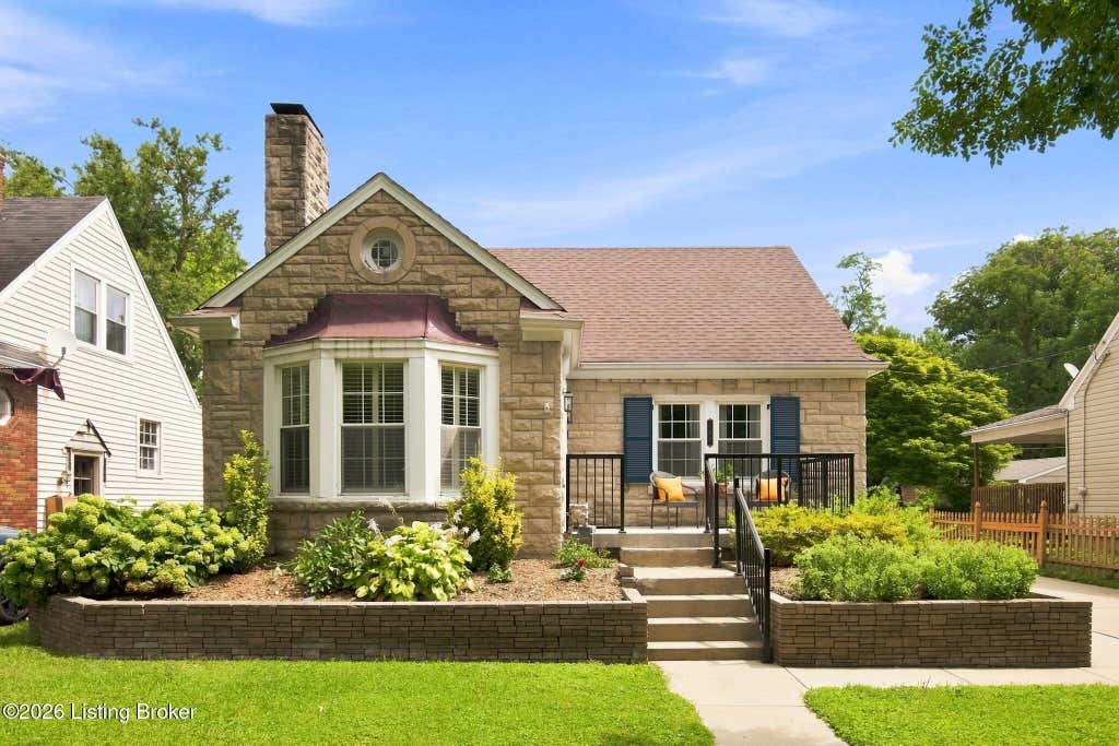 Photo of 207 S Sherrin Ave, Louisville, KY 40207 (MLS # 1726038)