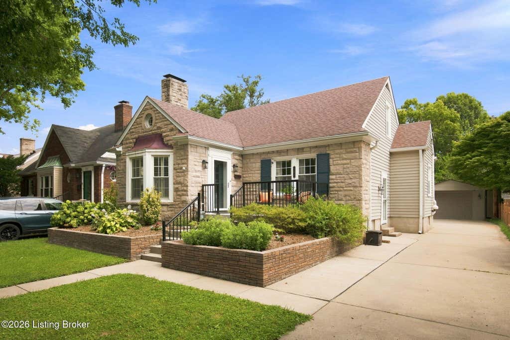 Photo of 207 S Sherrin Ave, Louisville, KY 40207 (MLS # 1726038)