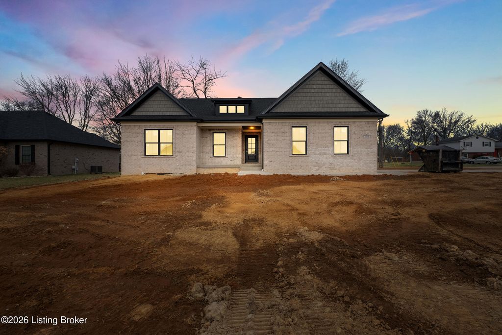 Photo of 104 Glenda Elaine Dr, Mt Washington, KY 40047 (MLS # 1707437)