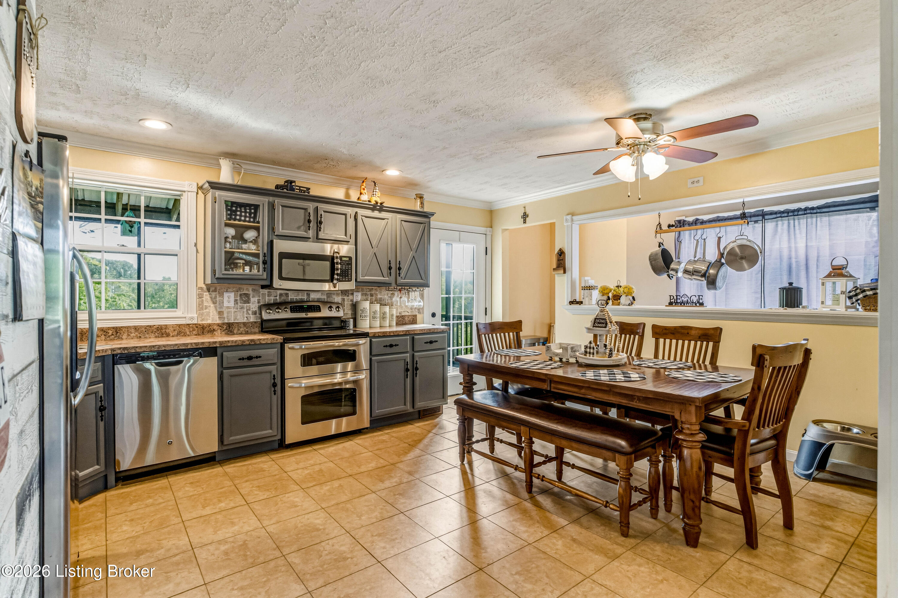 344 Evelyn Dr