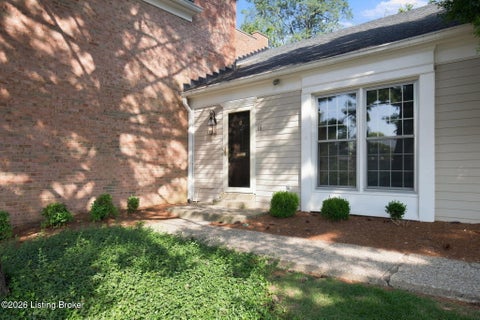 Condo For Sale - 3607 Brownsboro Rd #16<br/> Louisville, KY 40207