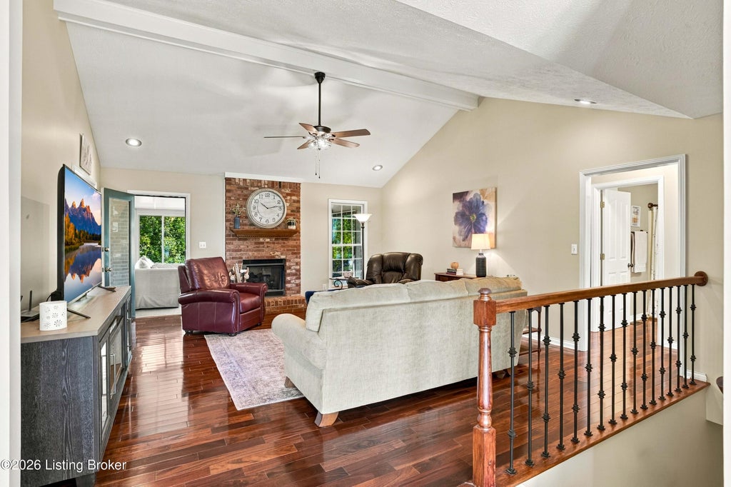 Photo of 27 Deer Run Pt, Taylorsville, KY 40071 (MLS # 1731297)