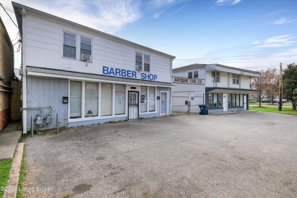 Photo of 2915 1/2 Dixie Hwy, Louisville, KY 40216 (MLS # 1712333)