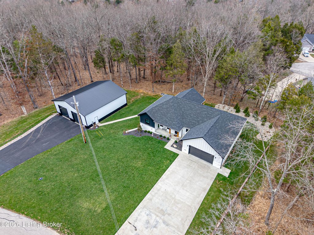 Photo of 78 Monterey Ct, Brandenburg, KY 40108 (MLS # 1711026)