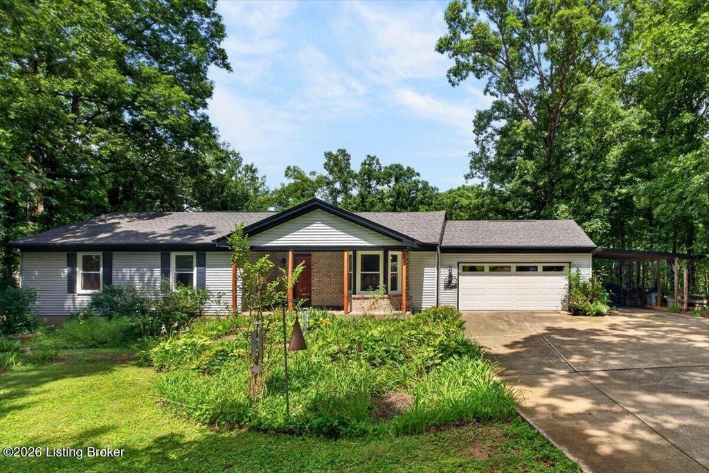 Photo of 1811 Foxboro Rd, La Grange, KY 40031 (MLS # 1727038)