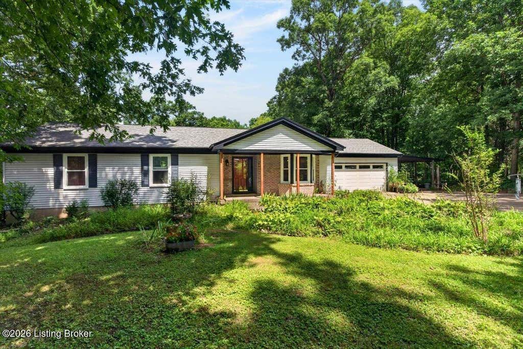 Photo of 1811 Foxboro Rd, La Grange, KY 40031 (MLS # 1727038)