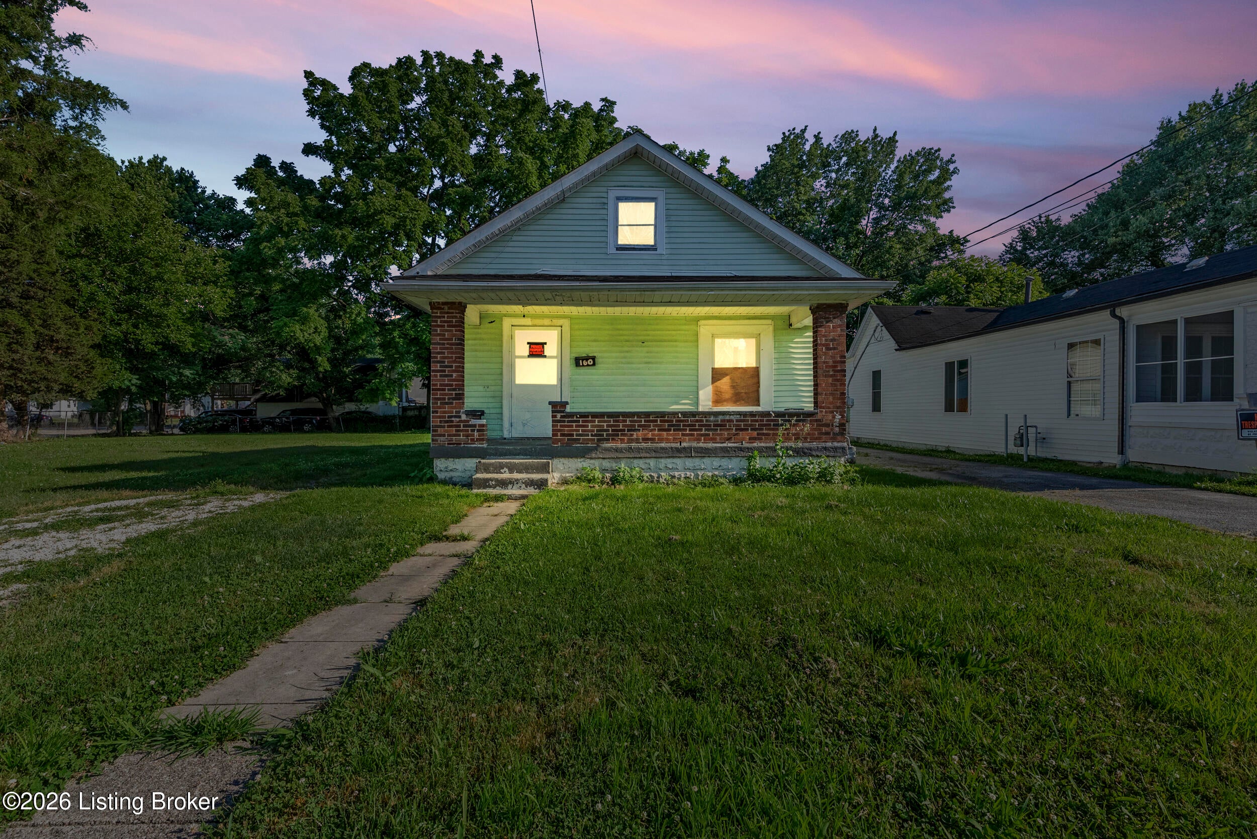 Photo 1 of 10 — 160 Mohawk Ave, Louisville, KY 40214