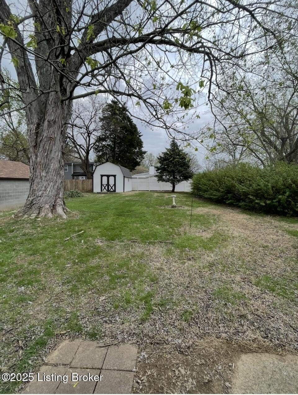 4511 Grandview Dr, Louisville, Kentucky image 20