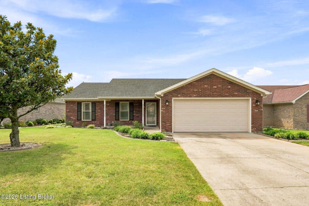 Photo of 1722 Summerlin Place Pl, Jeffersonville, IN 47130 (MLS # 1730109)
