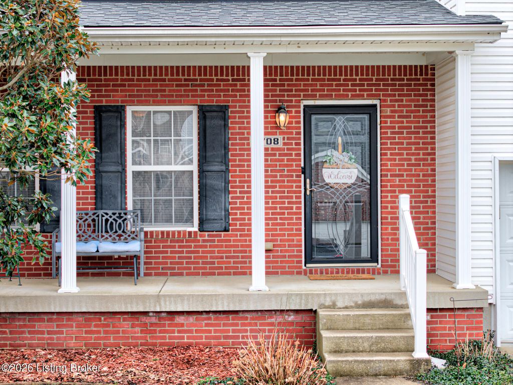 Photo of 9708 Evanwood Ct, Louisville, KY 40228 (MLS # 1710548)