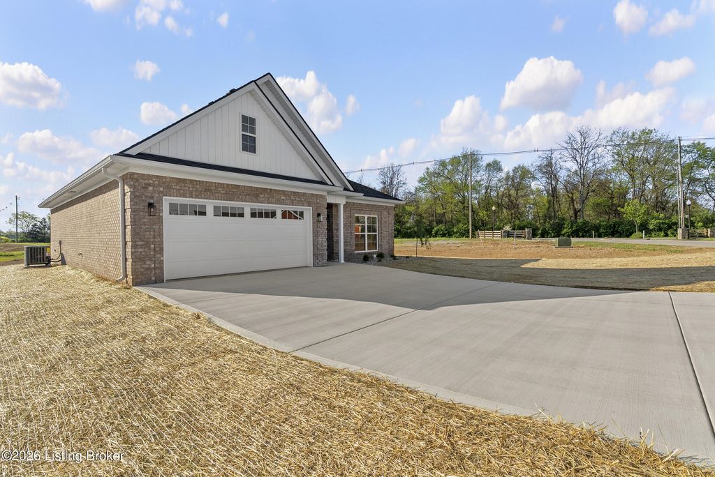 Photo of 103 Freeman Ave, Bardstown, KY 40004 (MLS # 1713878)