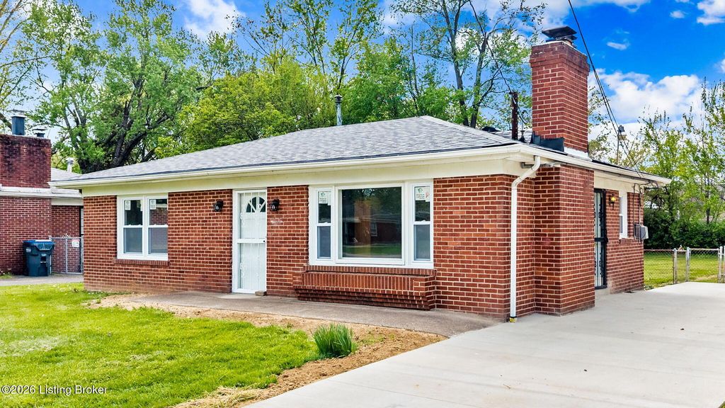 Photo of 5108 Stewart Dr, Louisville, KY 40216 (MLS # 1714141)