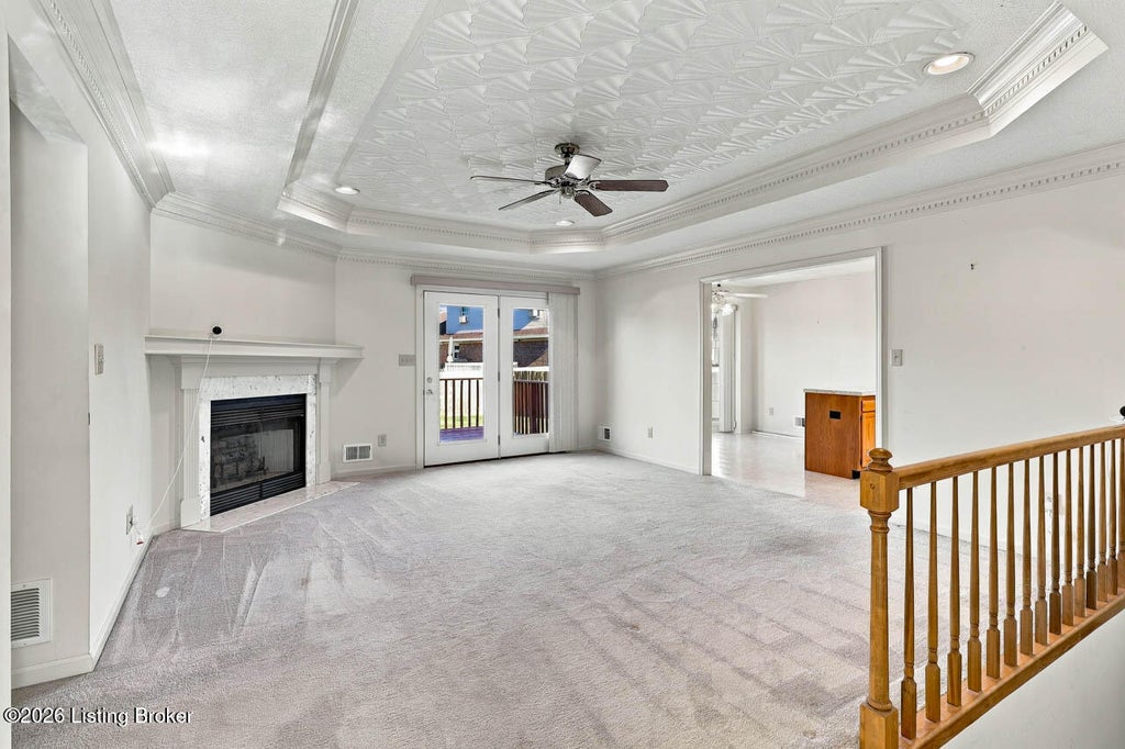 Photo of 5003 Hunters Point Cir, Louisville, KY 40216 (MLS # 1731331)
