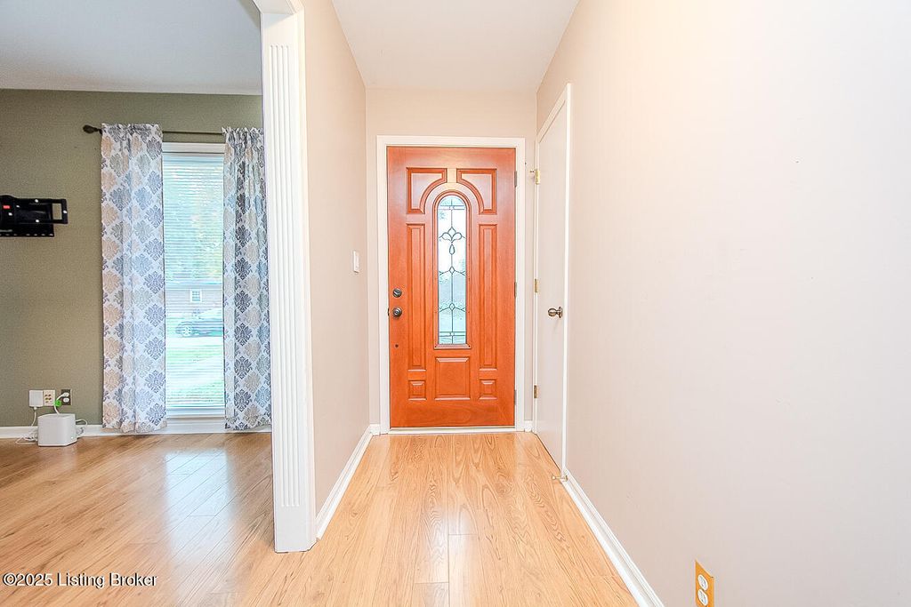 Photo of 2209 Old Hickory Rd, Louisville, KY 40299 (MLS # 1705555)