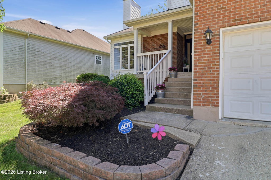Photo of 5104 Silverton Ln, Louisville, KY 40241 (MLS # 1719638)