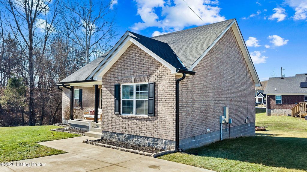 Photo of 414 Susannah Ave, Bardstown, KY 40004 (MLS # 1707819)