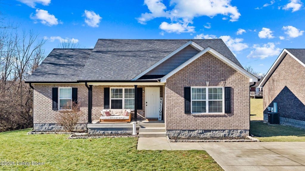 Photo of 414 Susannah Ave, Bardstown, KY 40004 (MLS # 1707819)