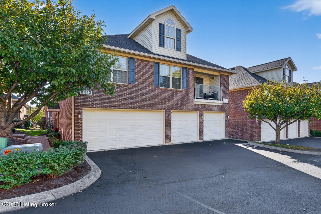Photo of 8443 Grand Trevi Dr, Louisville, KY 40228 (MLS # 1731943)