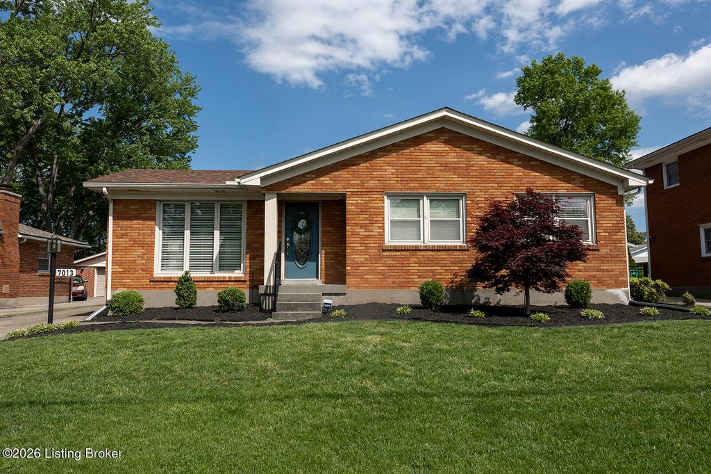 Photo of 7013 Shareith Dr, Louisville, KY 40228 (MLS # 1714834)