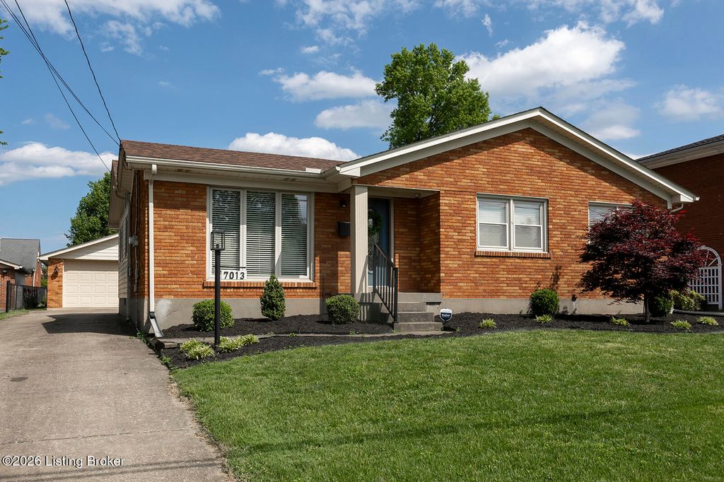 Photo of 7013 Shareith Dr, Louisville, KY 40228 (MLS # 1714834)