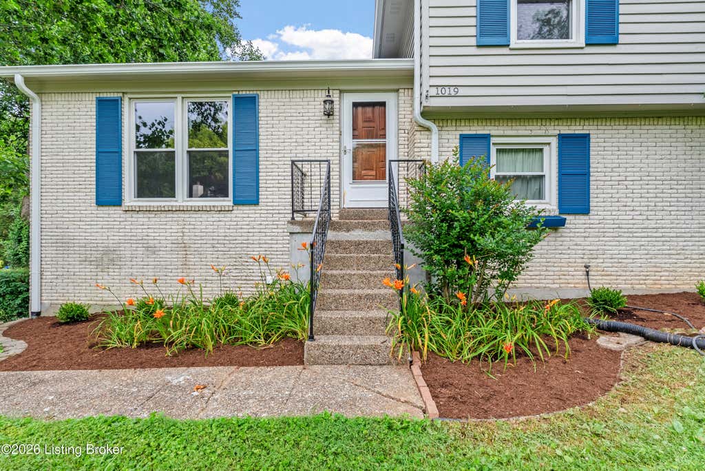 Photo of 1019 Forest Ln, Goshen, KY 40026 (MLS # 1721696)