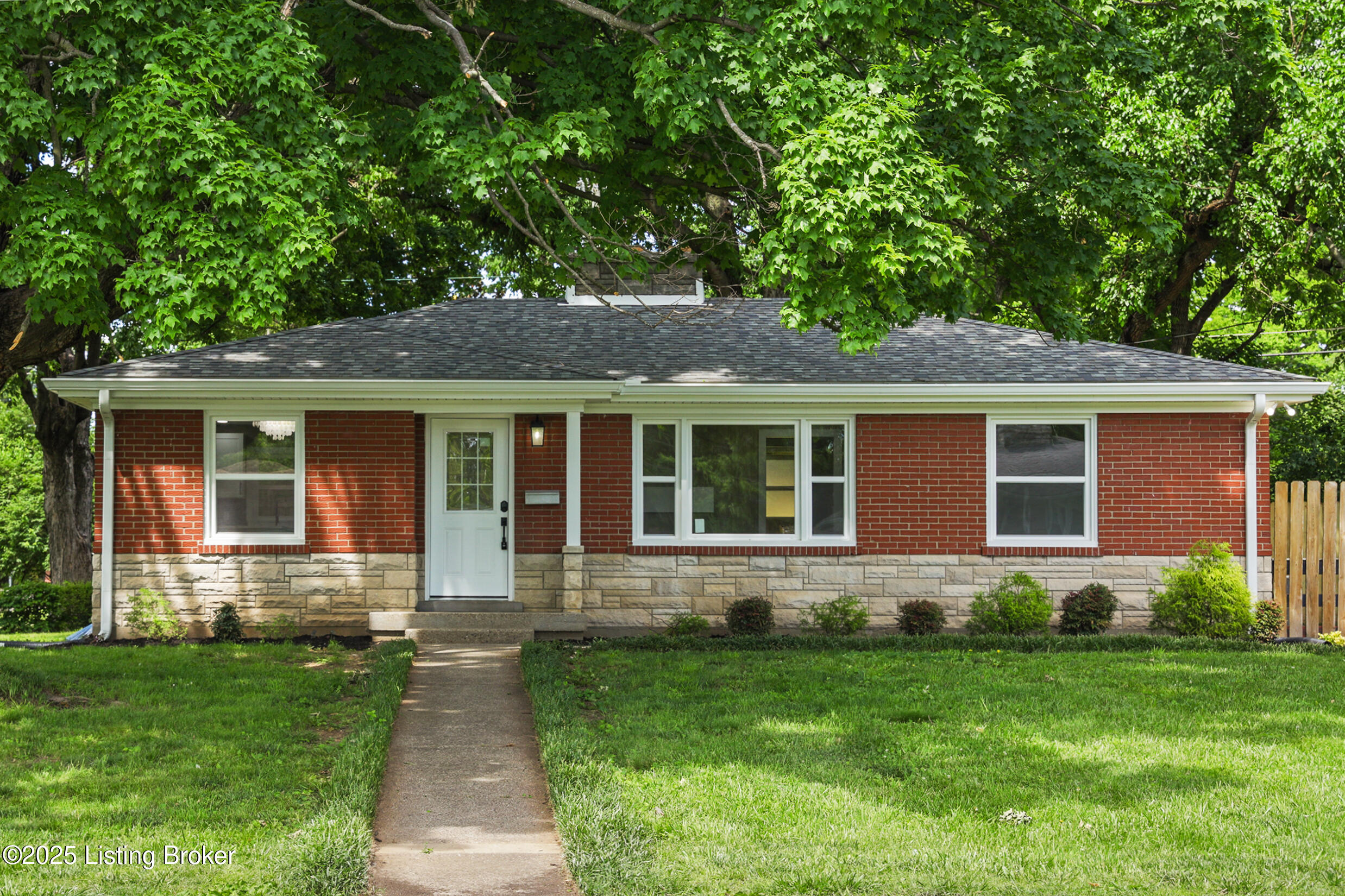 3303 Wellingmoor Ave, Louisville, Pennsylvania image 1
