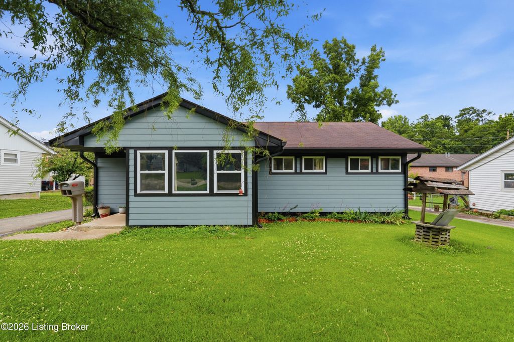 Photo of 197 Marian Dr, Louisville, KY 40218 (MLS # 1721461)