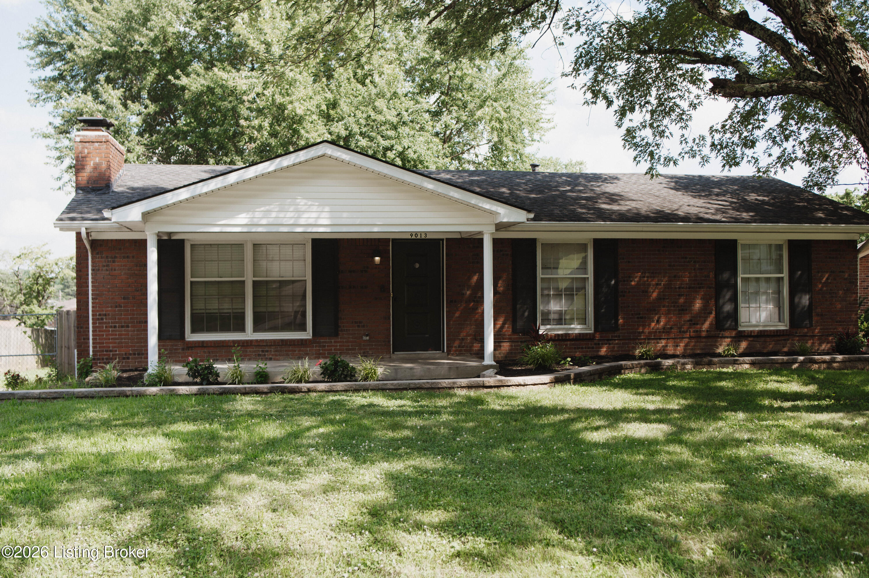 Photo 1 of 21 — 9013 Lyneve Dr, Louisville, KY 40272