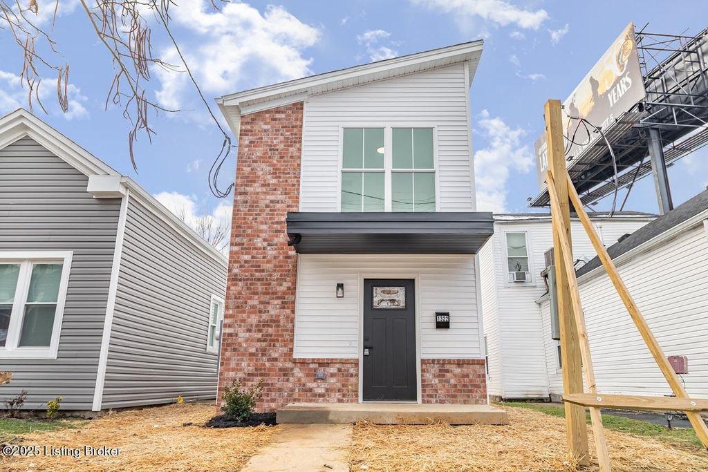 Photo of 1322 S Preston St, Louisville, KY 40208 (MLS # 1704894)