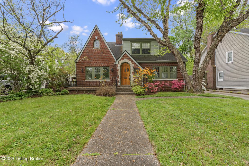 Photo of 3838 Napanee Rd, Louisville, KY 40207 (MLS # 1714324)