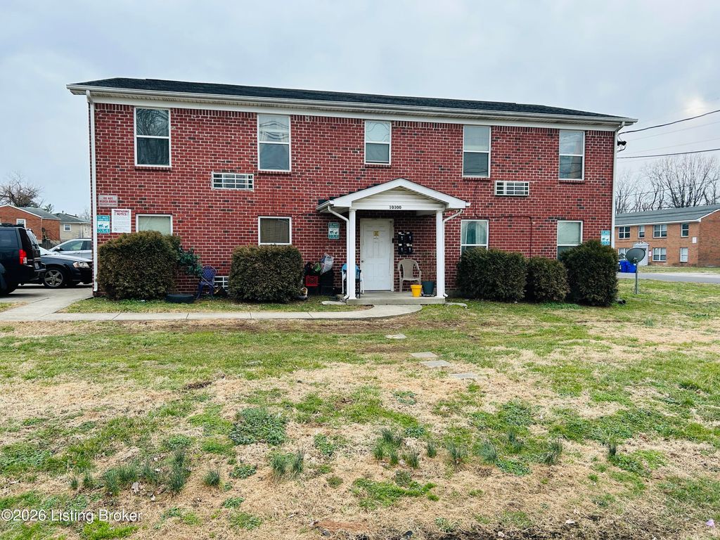 Photo of 10300 Torrington Rd, Louisville, KY 40272 (MLS # 1710231)