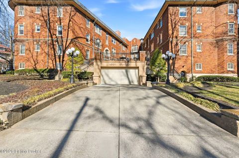 Photo of 1601 Spring Dr #8, Louisville, KY 40205 (MLS # 1707882)