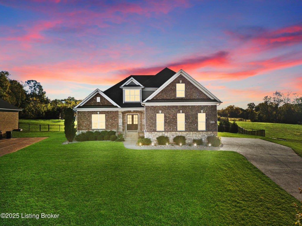 Photo of 17121 Shakes Creek Dr, Louisville, KY 40023 (MLS # 1719741)