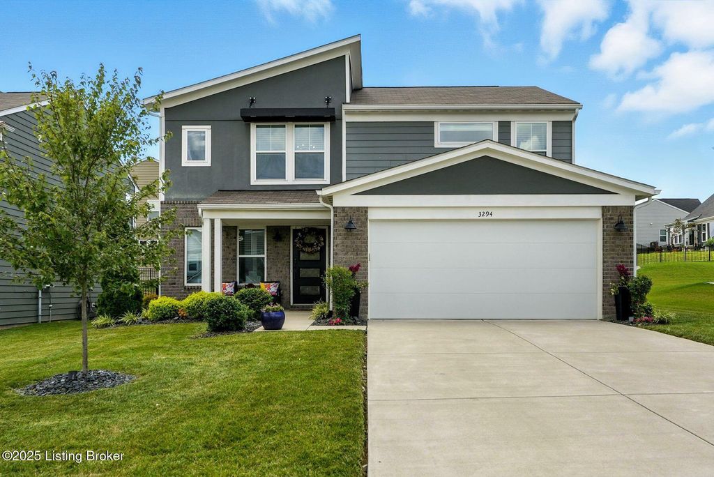 Photo of 3294 Heather Wood Dr, La Grange, KY 40031 (MLS # 1692791)