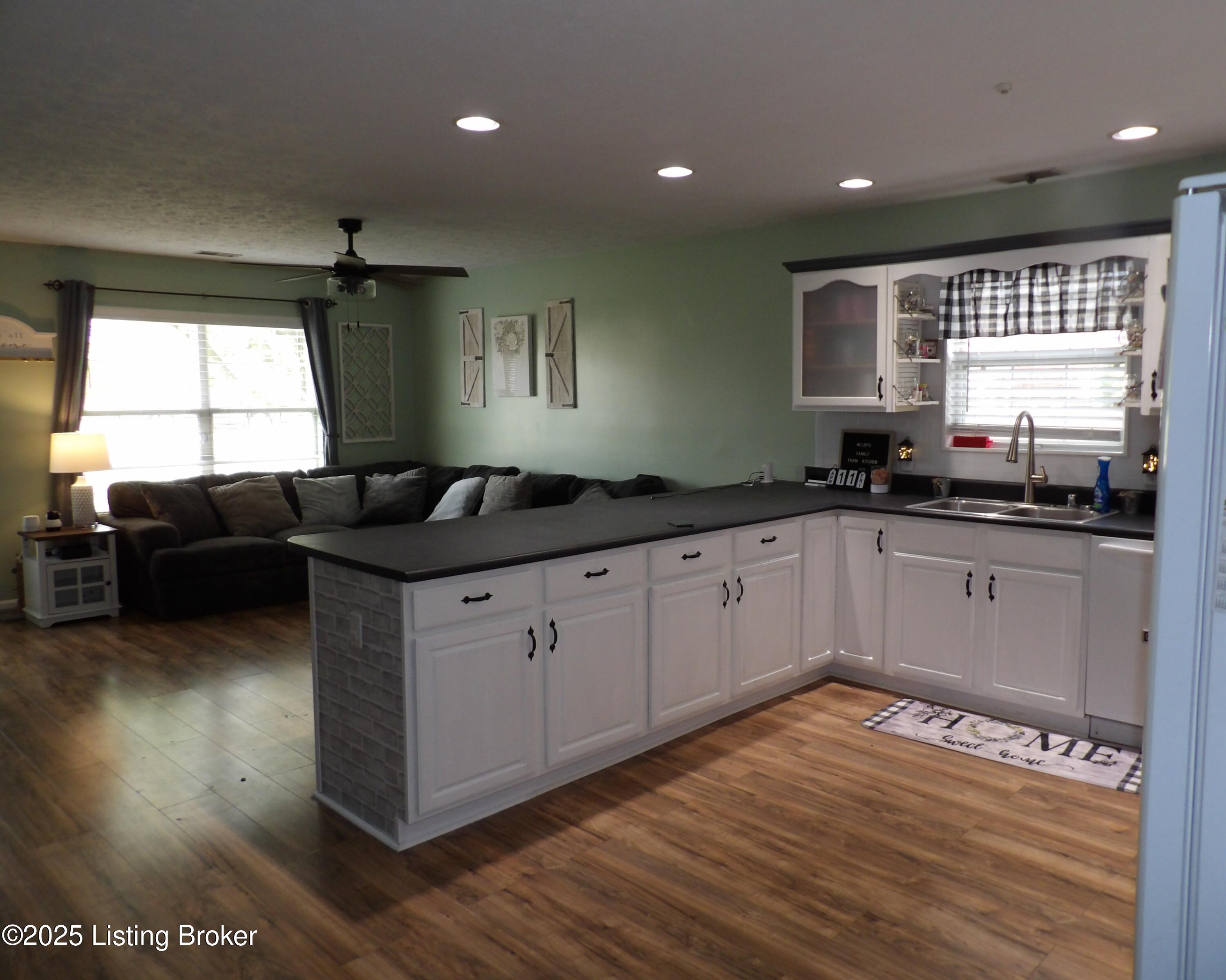 7014 Green Creek Pl, Louisville, Pennsylvania image 6