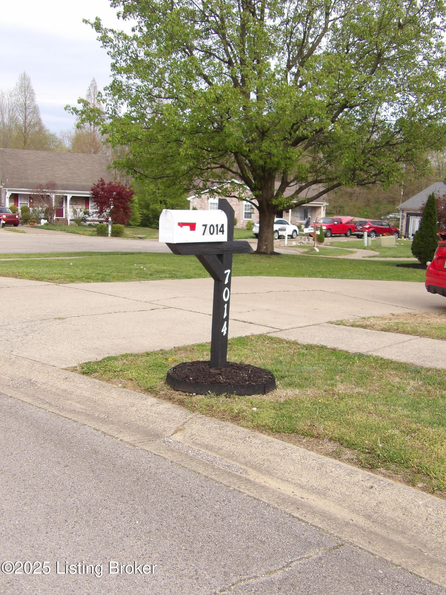 7014 Green Creek Pl, Louisville, Pennsylvania image 4