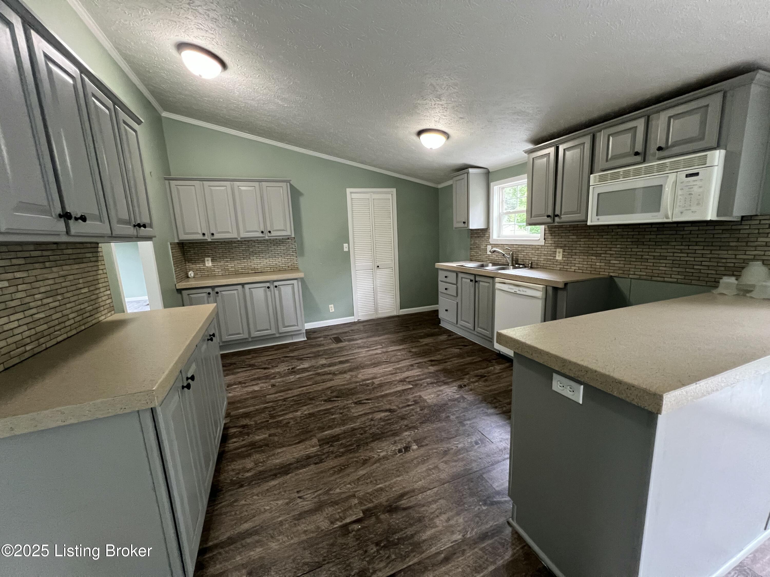 114 Brandon Way, Milton, Pennsylvania image 2