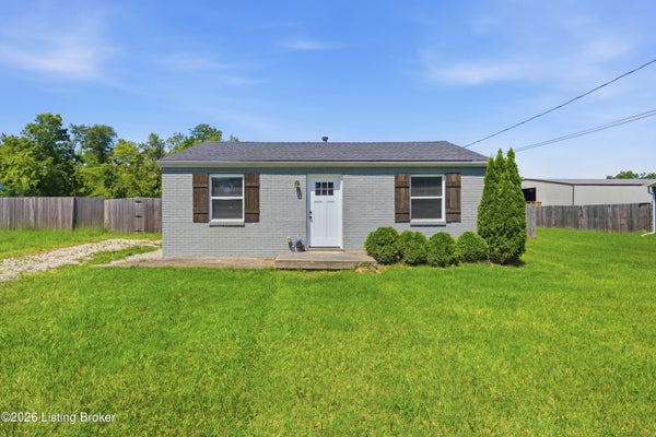 153 S HICKORY LN, SHEPHERDSVILLE, KY 40165 - Image 384d227e6e04aa4da6bdfe5a26bdfb8a/2564605457