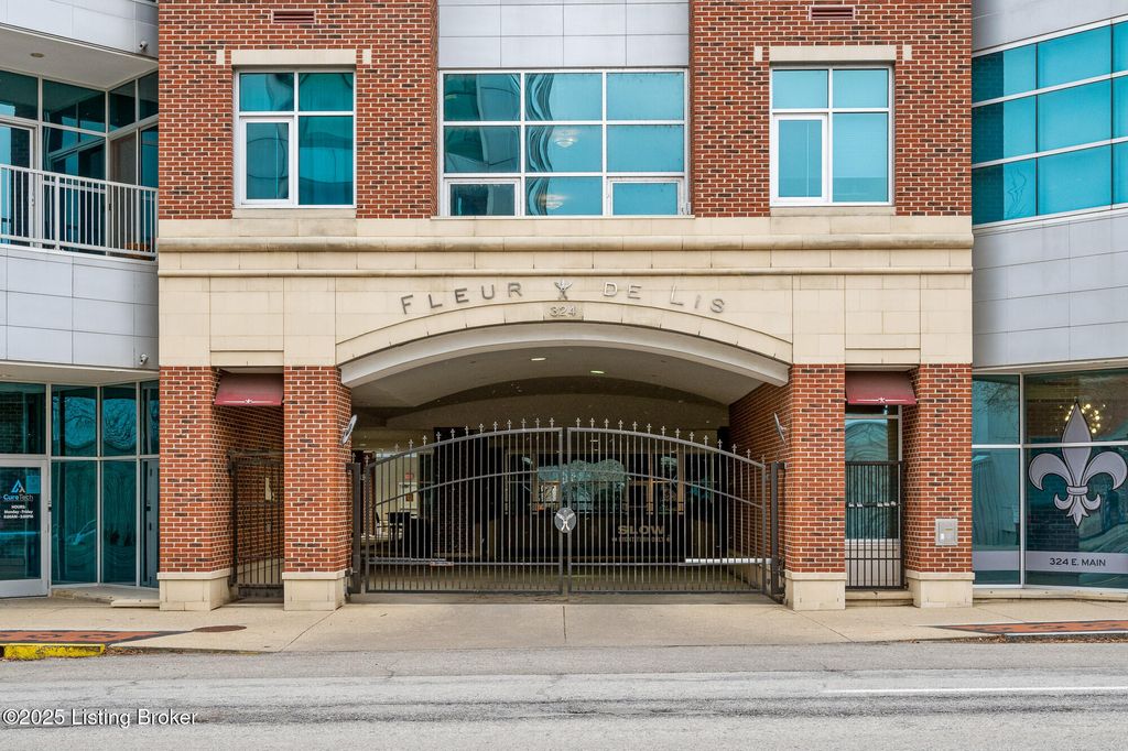 Photo of 324 E Main St #401, Louisville, KY 40202 (MLS # 1705955)