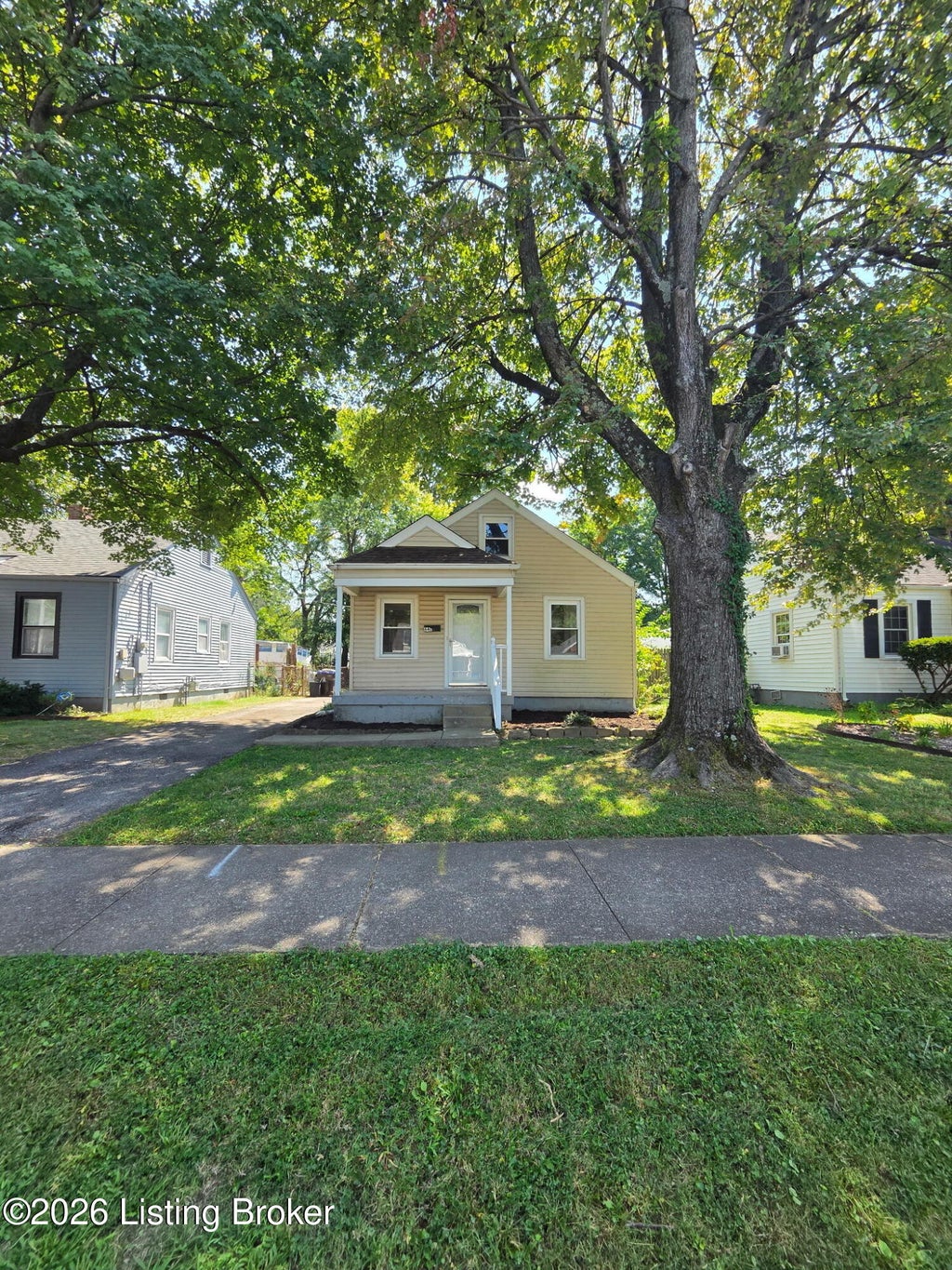 Photo of 640 Gheens Ave, Louisville, KY 40214 (MLS # 1723492)