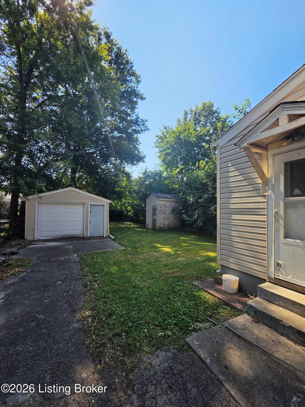 Photo of 640 Gheens Ave, Louisville, KY 40214 (MLS # 1723492)