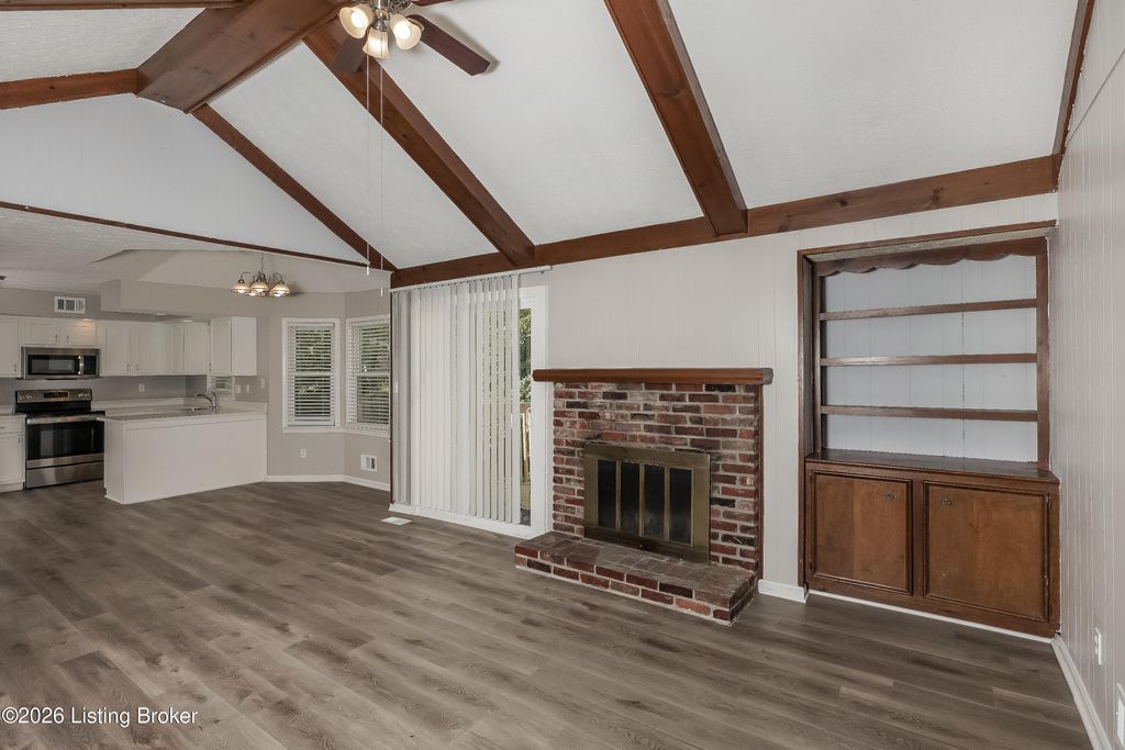 Photo of 9000 Willowwood Way, Jeffersontown, KY 40299 (MLS # 1707853)